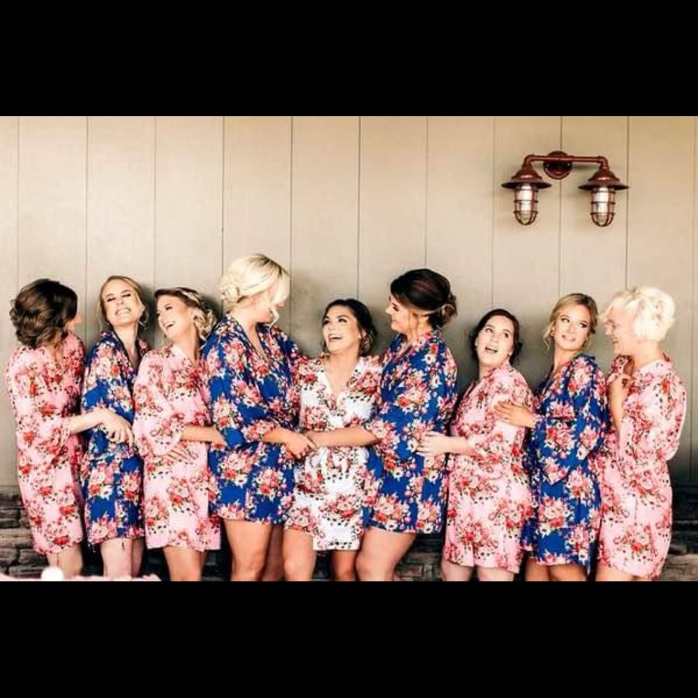 New robes great for bridal parties to pictures - Picture 2 of 5